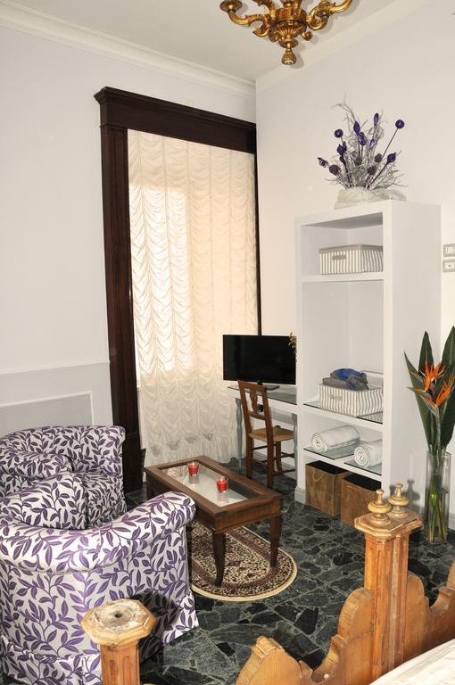 Alibrandi Palace チビタベッキア 部屋 写真
