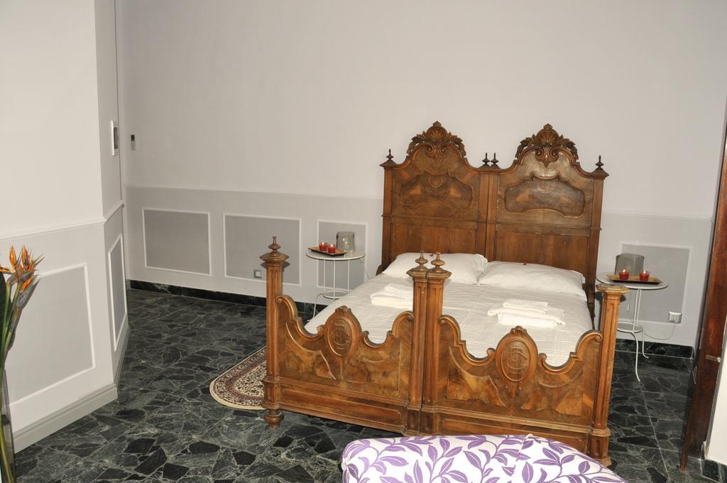 Alibrandi Palace チビタベッキア 部屋 写真