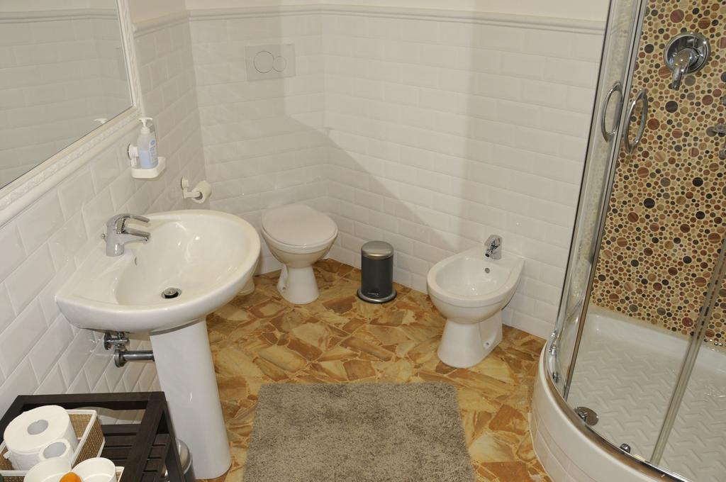 Alibrandi Palace チビタベッキア 部屋 写真