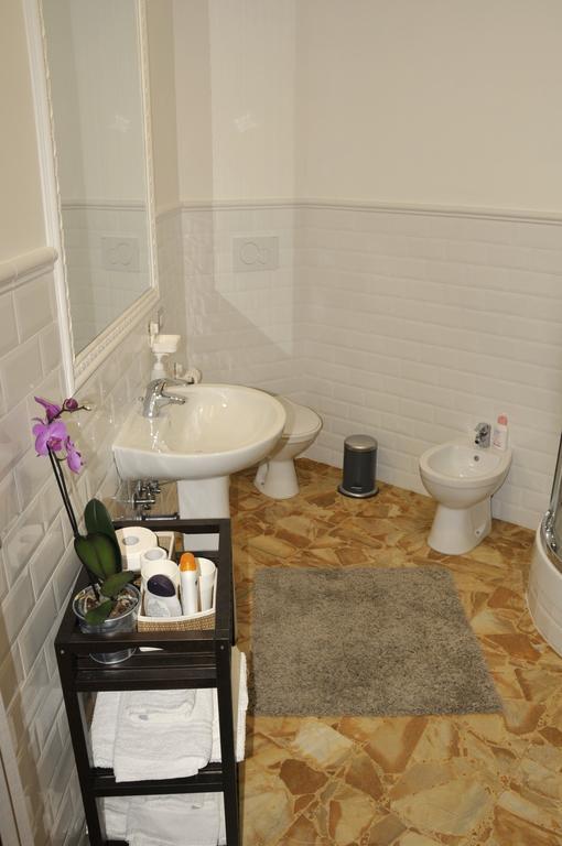 Alibrandi Palace チビタベッキア 部屋 写真